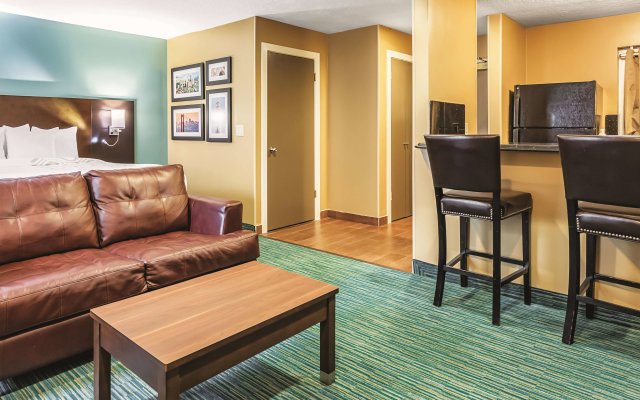 La Quinta Inn & Suites by Wyndham San Francisco Airport West