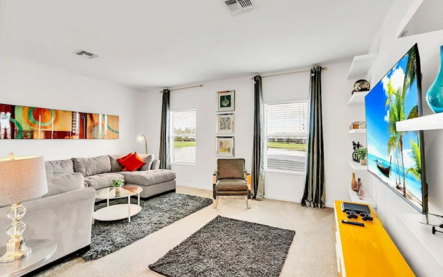 Waterfront Pet-friendly Home w Pool-spa-games-bbq