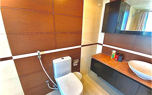 Stunning 1BD with full sea view