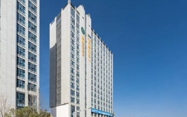 Happy Inn Hotel (Zhengzhou Erqi Wanda Plaza South Third Ring)