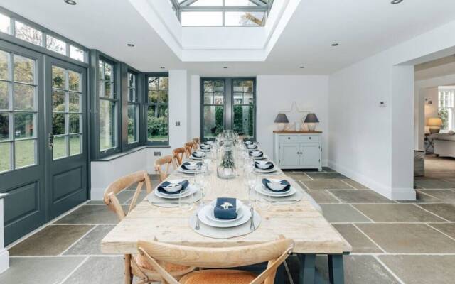 Woodvale Retreat - Sleeps 10