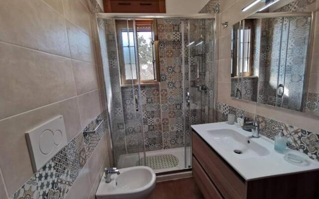 Villetta a piano rialzato a 300 mt dal mare