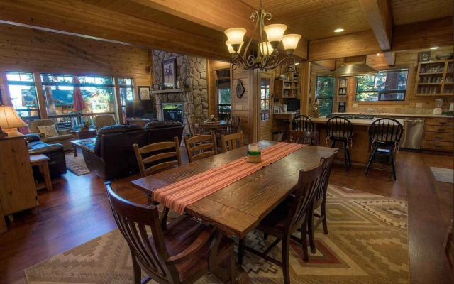 Smokey Joes - 5 Br Cabin