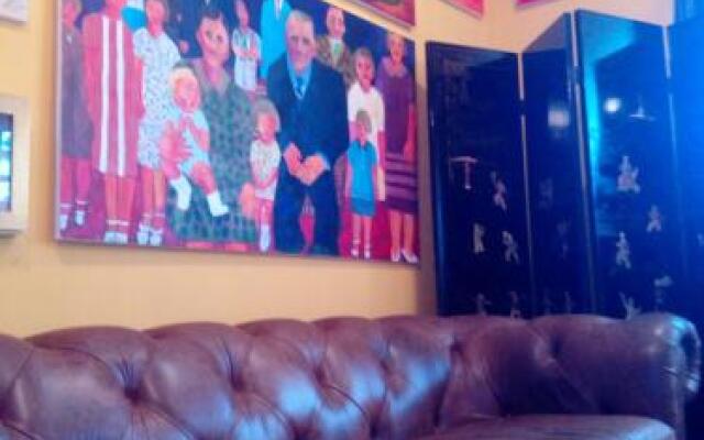 Mini Hostel Fine Art