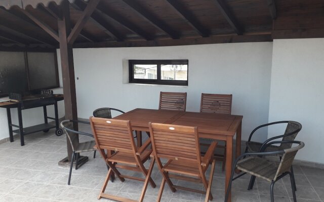 Villa Trayanka and Villa Alen Mak
