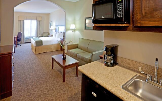 Holiday Inn Express & Suites Dallas Southwest-Cedar Hill