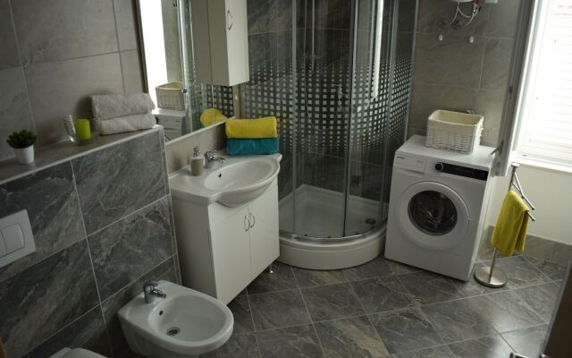 Optimist Makarska Town Center