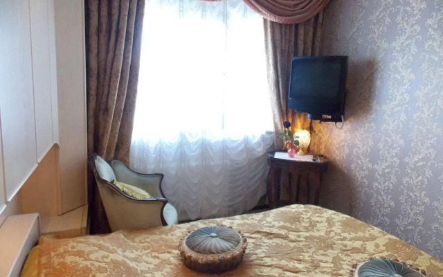 Weena House