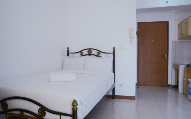 Strategic Studio Maple Park Apartment Near Kemayoran and Sunter