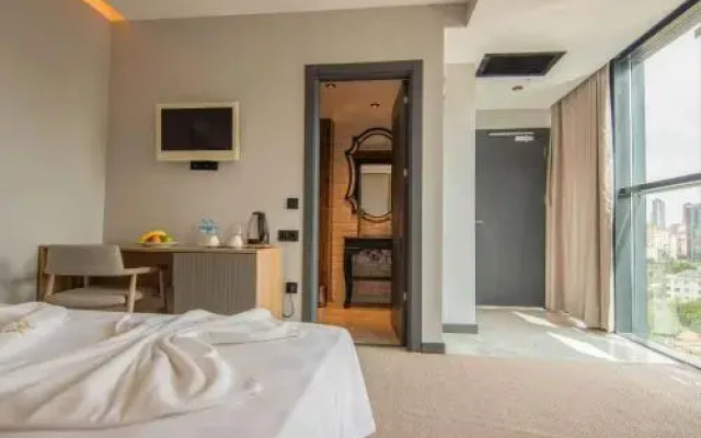 Thistle Court Hotel