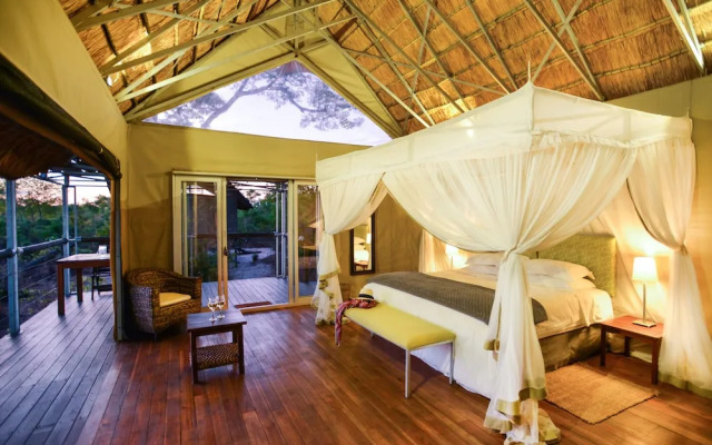 Elephant's Eye, Hwange