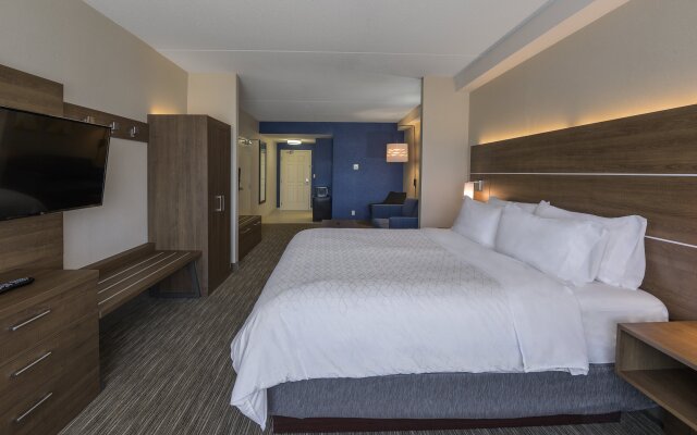 Holiday Inn Express & Suites North Bay, an IHG Hotel