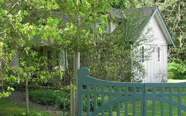 Wisteria Honeymoon Cottage - Suite of Angels