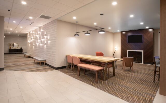 Holiday Inn Glendale - Stadium & Ent District