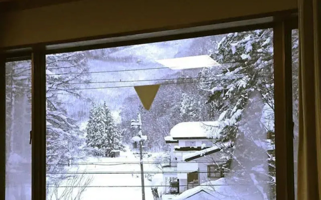 Hakuba Landmark Iwatake Lodge