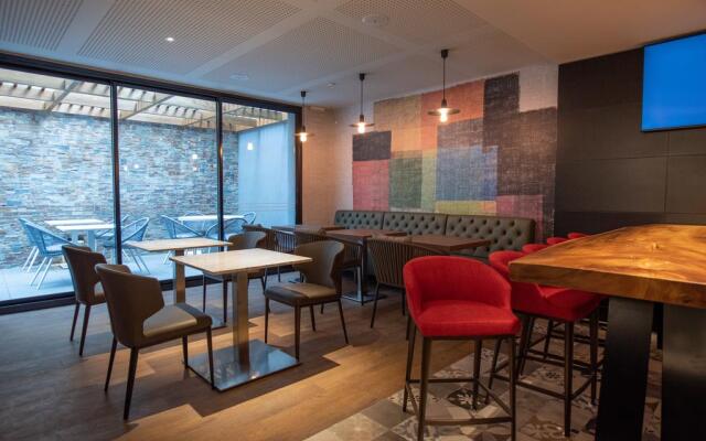 SORO Montevideo, Curio Collection by Hilton