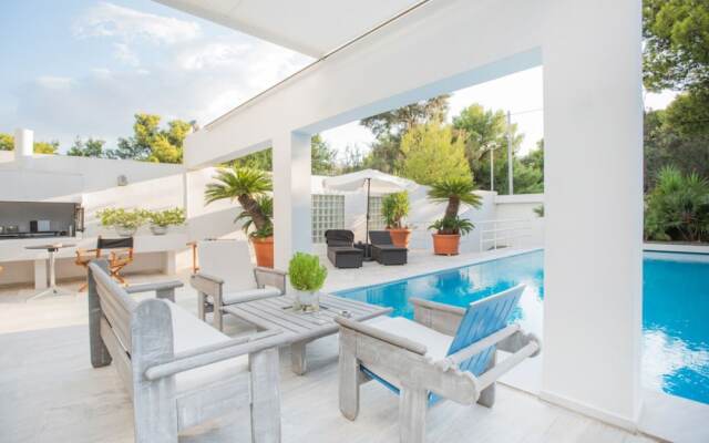 Perfect Athenian Villa