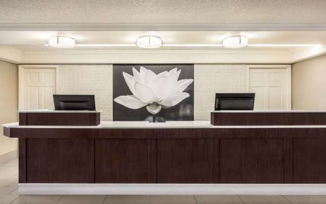 La Quinta Inn by Wyndham San Antonio I-35 N at Toepperwein