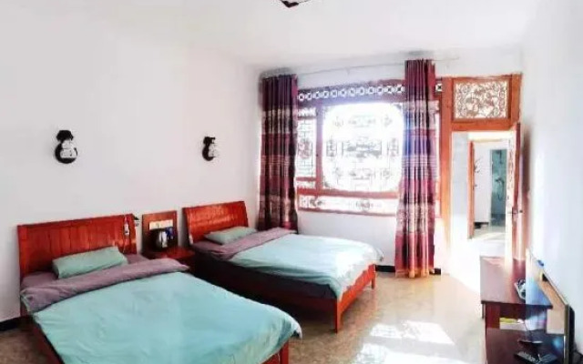 Jizu Mountain Climbing Tree Inn