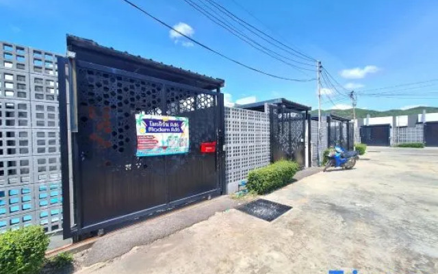 The Modern  Hua-Hin Private Poolvilla from beach 3km