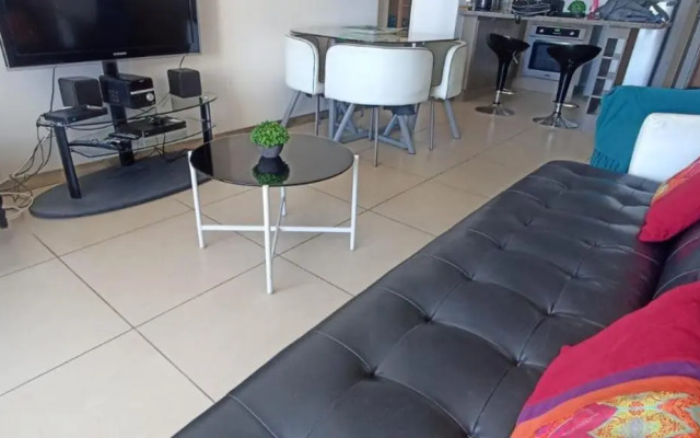 CONDOMINIO GRAN MARINA 2D 2B piscina 5p 604