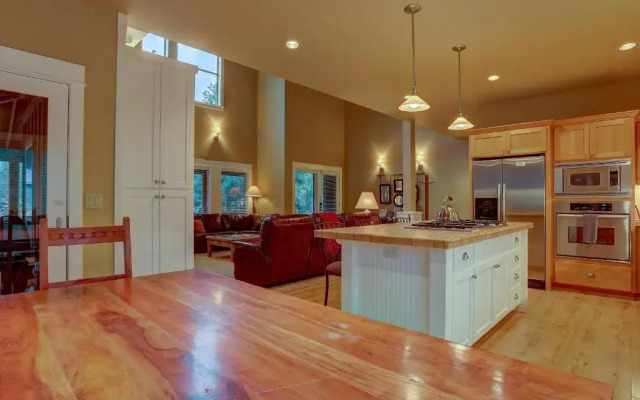 Big Pine-Ac-3Br/2.5Ba