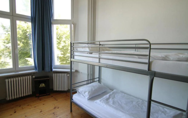36 Rooms Hostel