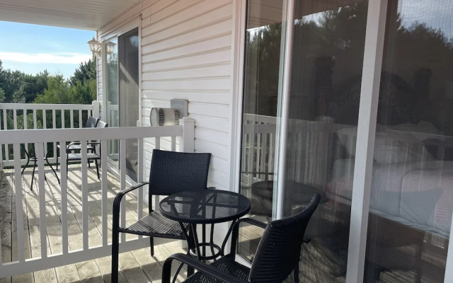 Hessenland Inn & Schatz Winery