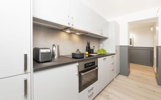 Luxury 3BDR Le Louvre II by Livinparis