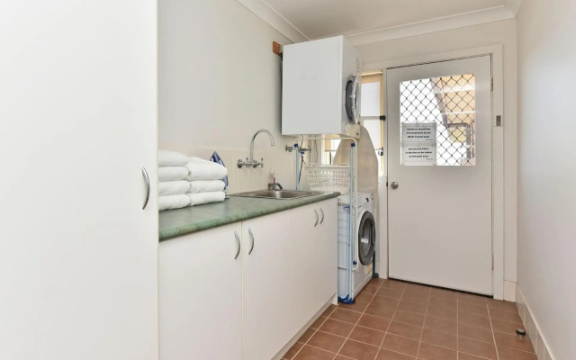 Noble Willow Estate Lovedale. Super Spacious, with views and pool