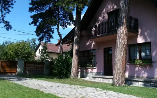Galamb Villa