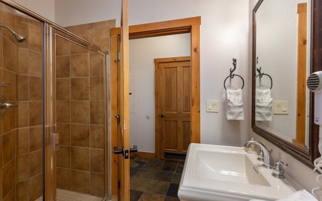 3059 The Timbers 2 Bedroom Condo by RedAwning