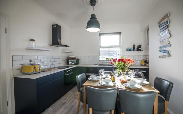 Ivydene - 3 Bedroom Holiday Home - Tenby