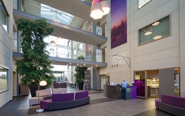 Mezzo Hotel & Business