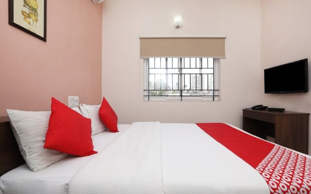 Indra Comforts By OYO Rooms