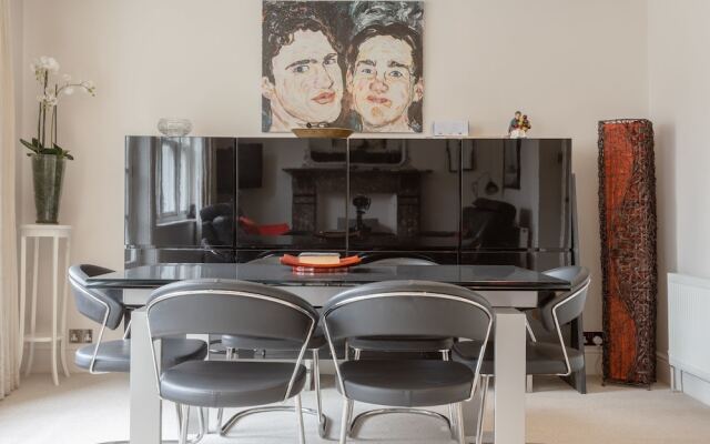Luxury 2 Bedroom Property in Belgravia