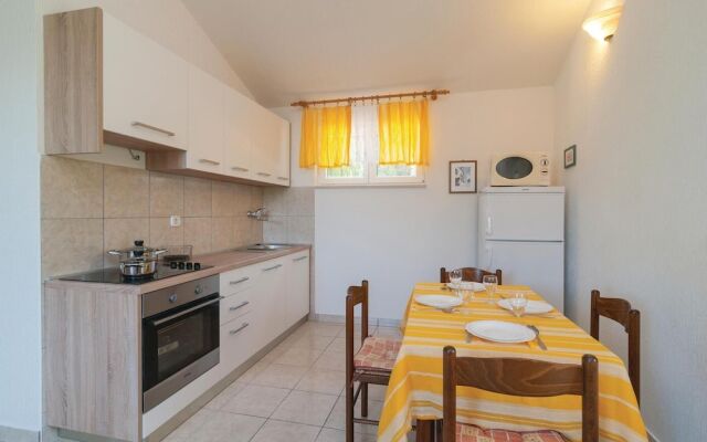 Stunning Home in Supetar With Jacuzzi, Wifi and 4 Bedrooms