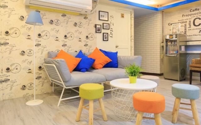 Easy Stay Hostel