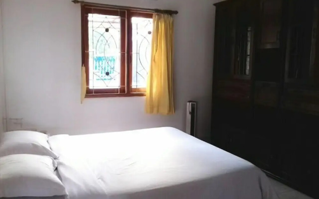 De Nuansa Dago Villa by HouseinBandung