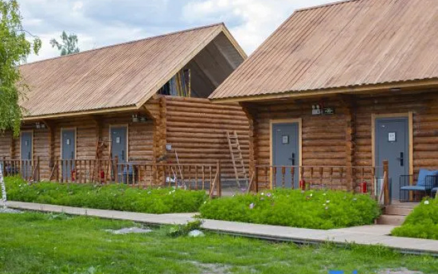 ZARAT · Mountain Cloud Designer Boutique Homestay (Kanas Old Village Branch) – Outside – Altay