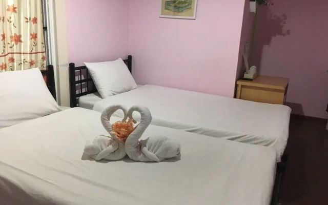 Chomtawan Home