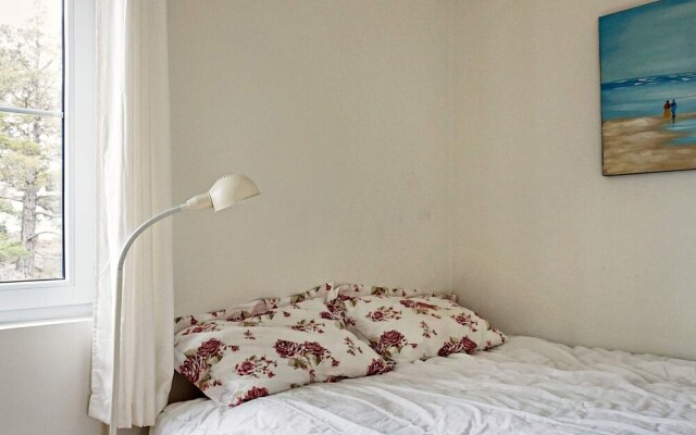 6 Person Holiday Home in Strömstad