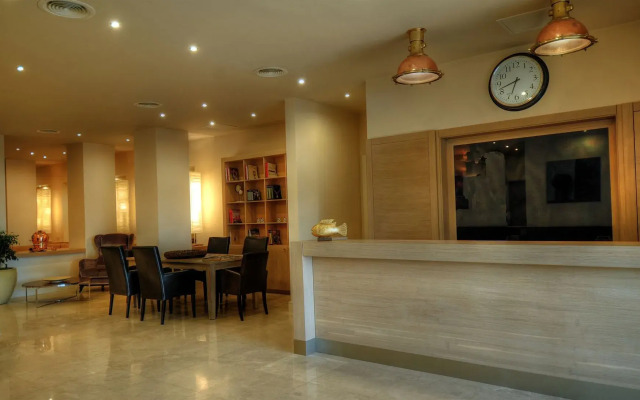 LVZZ Hotel - Boutique Class