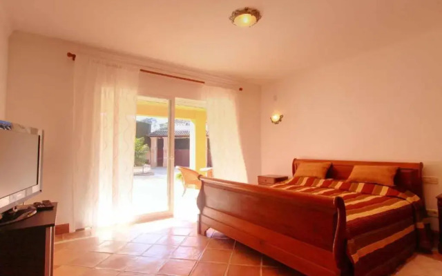 1077 beach villa el paraiso