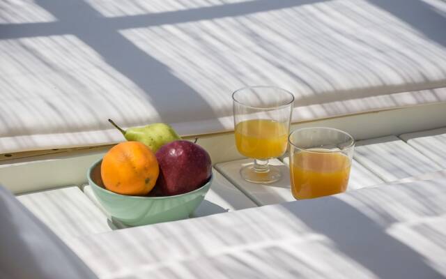 The Veranda of Gavrion - Premium Cycladic House