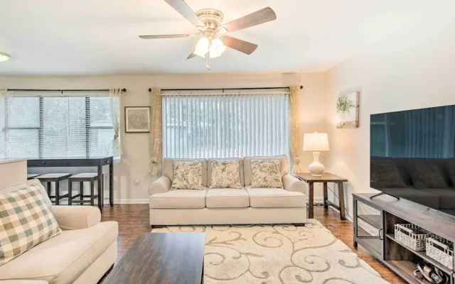 Bright Hinesville Home, 43 Mi to Savannah!