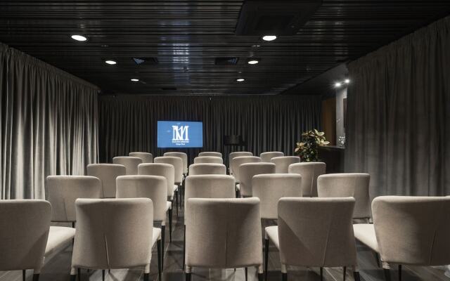 11 Mirrors Design Hotel
