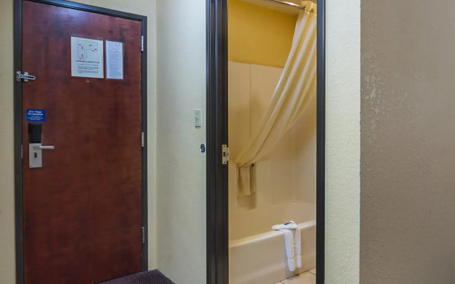 Motel 6 Hannibal, MO