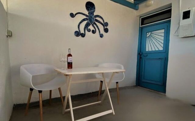 Golden Beach, Little Troll House 3