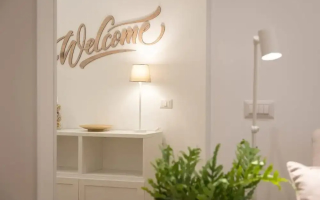 Colosseum Holidays - Three-bedroom Apartment